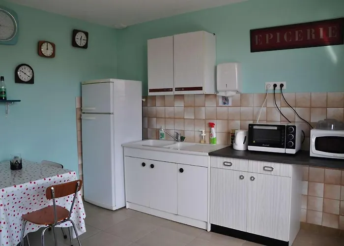 לינה וארוחת בוקר Le Nid De Val'ry